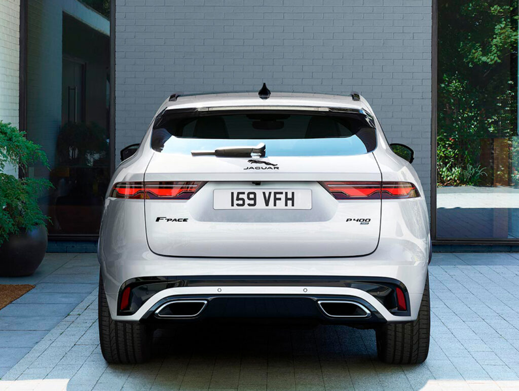 Need an even bigger SUV with the highest possible performance? The Jaguar F-PACE SVR is what you need.
