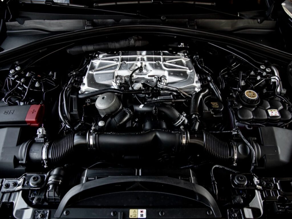 Jaguar F-PACE SVR engine